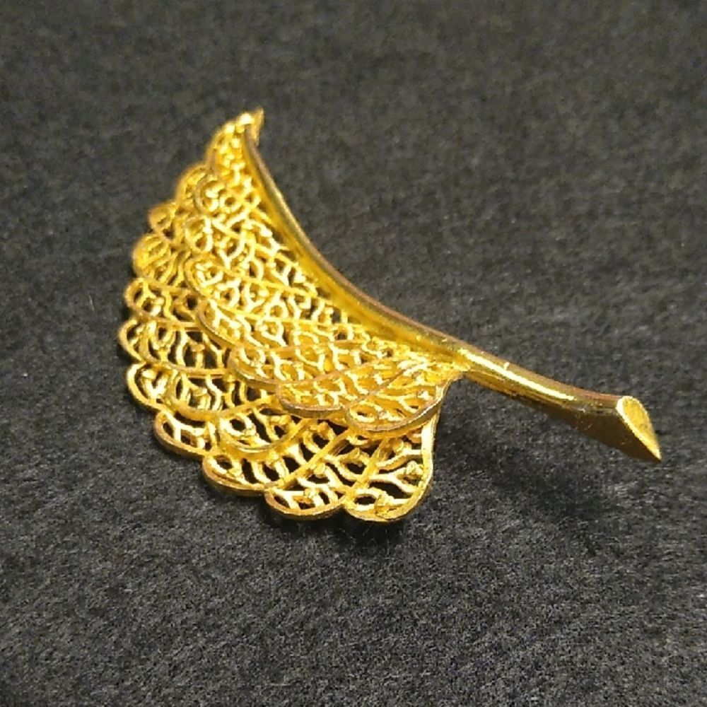 Elegant Corocraft Gold Filigree Brooch Cottagecore Grandmacore